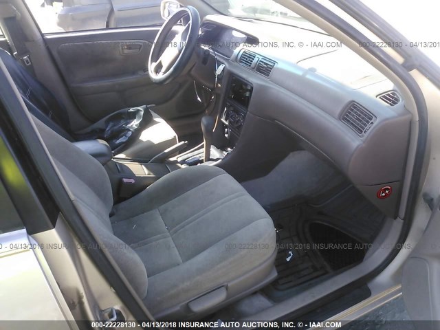 4T1BG22K7VU781688 - 1997 TOYOTA CAMRY CE/LE/XLE 金色 照片 5
