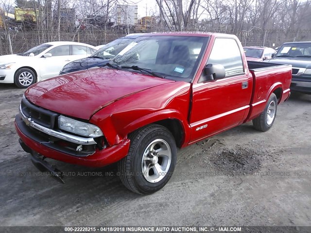 1GCCS145828121186 - 2002 CHEVROLET S TRUCK S10 RED photo 2