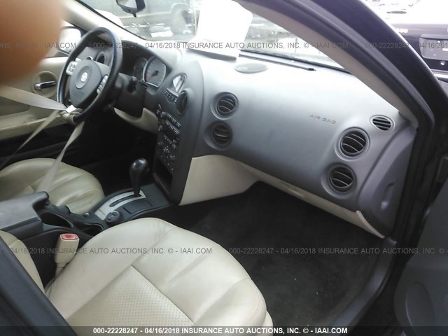 2G2WR524751140298 - 2005 PONTIAC GRAND PRIX GTP BLACK photo 5