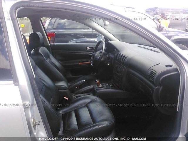 WVWRH63B93P250610 - 2003 VOLKSWAGEN PASSAT GLX 灰色 照片 5