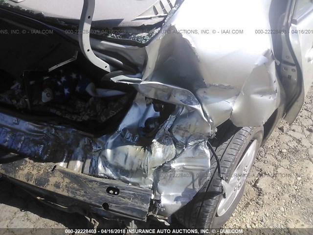 JTDBE32KX53036259 - 2005 TOYOTA CAMRY LE/XLE/SE ვერცხლისფერი ფოტო 6