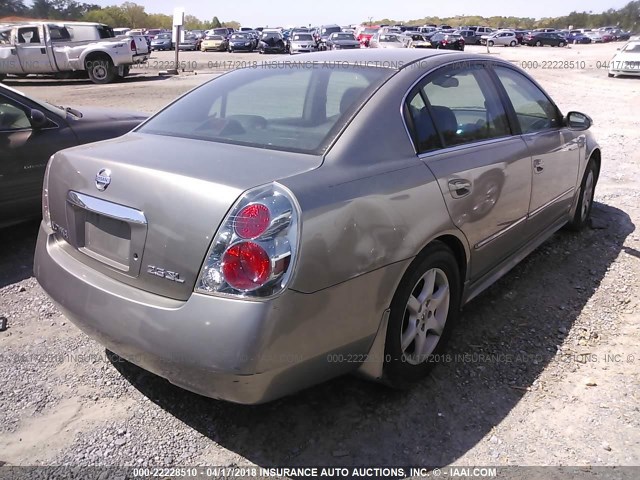 1N4AL11D85C242887 - 2005 NISSAN ALTIMA S/SL GRAY photo 4