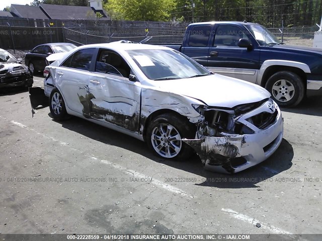 4T1BF3EK4BU712389 - 2011 TOYOTA CAMRY SE/LE/XLE 银色 照片 1