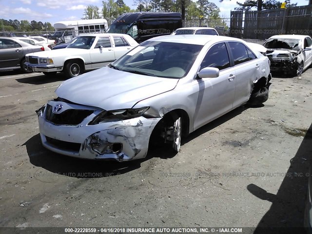 4T1BF3EK4BU712389 - 2011 TOYOTA CAMRY SE/LE/XLE 银色 照片 2