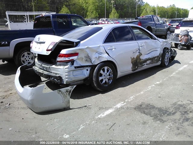 4T1BF3EK4BU712389 - 2011 TOYOTA CAMRY SE/LE/XLE 银色 照片 4