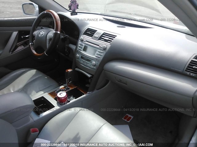 4T1BE46KX9U823661 - 2009 TOYOTA CAMRY SE/LE/XLE Light Blue photo 5