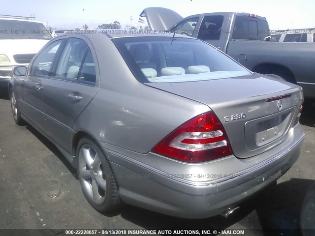 WDBRF52H56A849418 - 2006 MERCEDES-BENZ C GENERATION 2006 230 SILVER photo 3