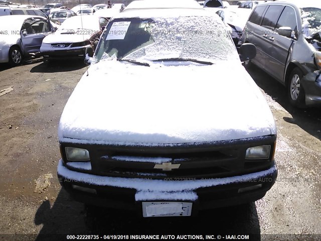 1GCCS14X7T8188929 - 1996 CHEVROLET S TRUCK S10 WHITE photo 6