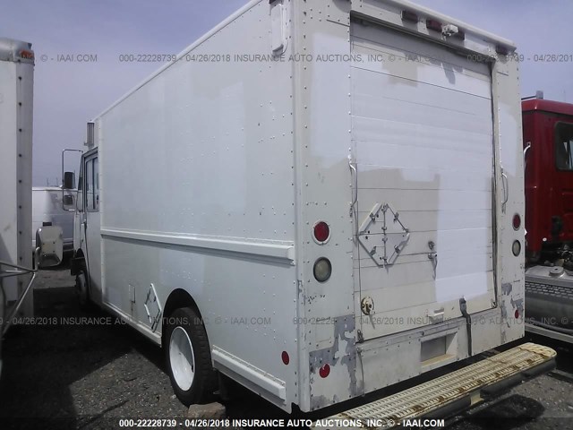4UZA4FF48WC897898 - 1998 FREIGHTLINER CHASSIS M LINE WALK-IN VAN WHITE photo 3
