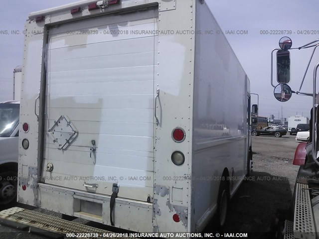 4UZA4FF48WC897898 - 1998 FREIGHTLINER CHASSIS M LINE WALK-IN VAN WHITE photo 4