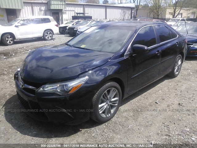 4T1BF1FK9HU339507 - 2017 TOYOTA CAMRY LE/XLE/SE/XSE BLACK photo 2