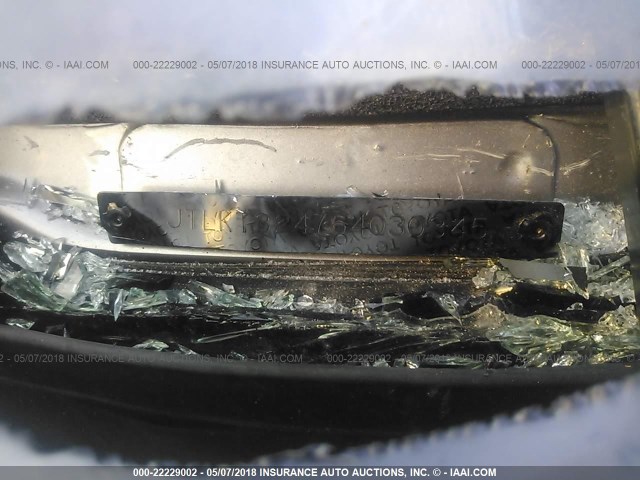 JTLKT324764030345 - 2006 TOYOTA SCION XB SILVER photo 9