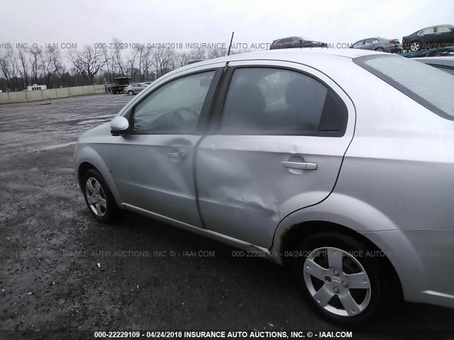 KL1TD56E29B384521 - 2009 CHEVROLET AVEO LS/LT SILVER photo 6