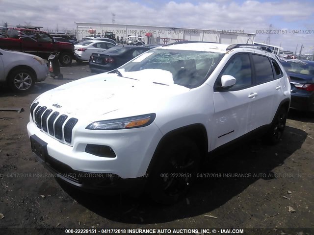 1C4PJLCB2JD552135 - 2018 JEEP CHEROKEE LATITUDE Biały zdjęcie 2