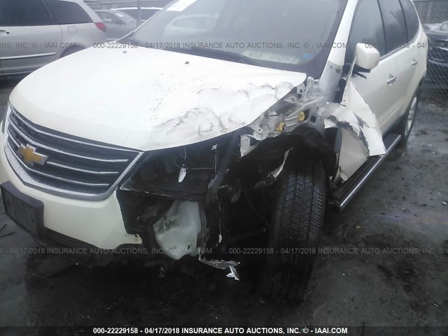 1GNKVJKD9DJ145576 - 2013 CHEVROLET TRAVERSE LT WHITE photo 6