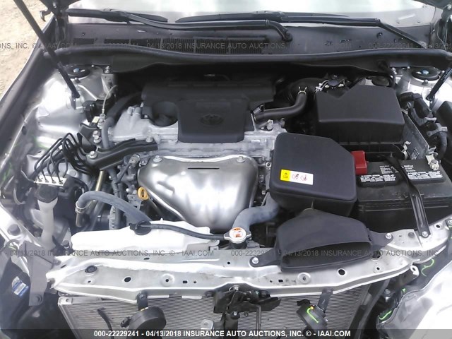 4T1BF1FK1HU376566 - 2017 TOYOTA CAMRY LE/XLE/SE/XSE SILVER photo 10