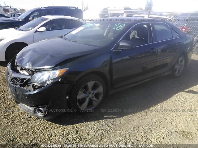 4T1BF1FK0EU773567 - 2014 TOYOTA CAMRY L/SE/LE/XLE 黑色 照片 2