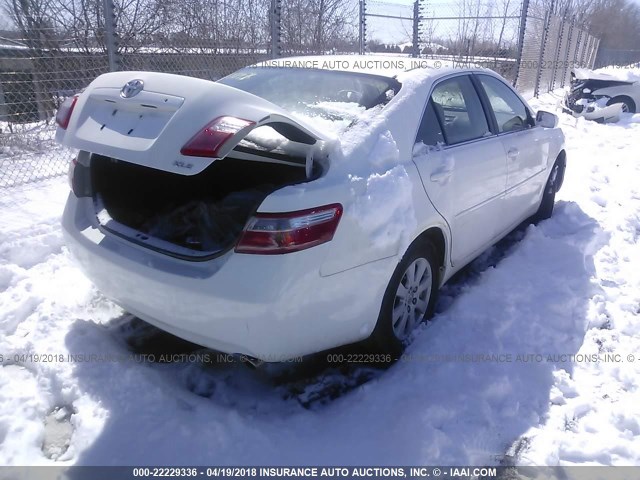 4T1BE46K18U744586 - 2008 TOYOTA CAMRY CE/LE/XLE/SE WHITE photo 4