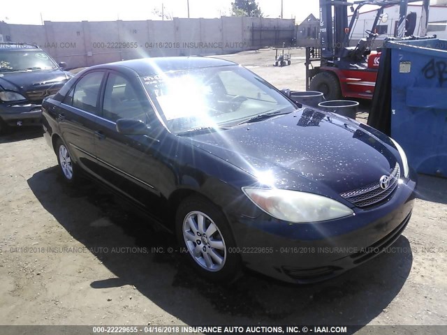 JTDBE30K720124041 - 2002 TOYOTA CAMRY LE/XLE/SE შავი ფოტო 1