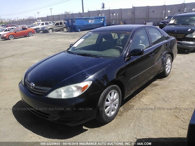 JTDBE30K720124041 - 2002 TOYOTA CAMRY LE/XLE/SE შავი ფოტო 2