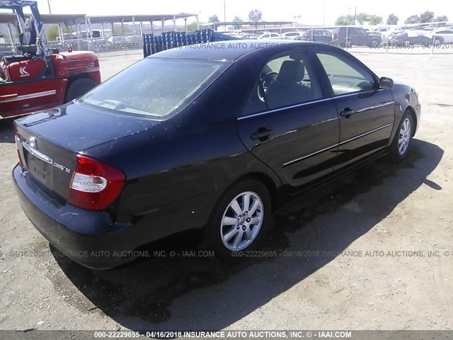 JTDBE30K720124041 - 2002 TOYOTA CAMRY LE/XLE/SE შავი ფოტო 4