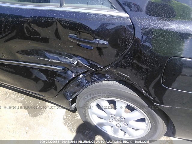 JTDBE30K720124041 - 2002 TOYOTA CAMRY LE/XLE/SE შავი ფოტო 6