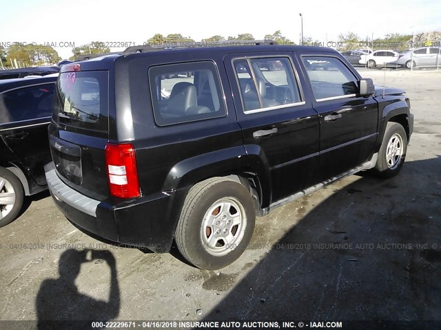 1J8FT28W18D640754 - 2008 JEEP PATRIOT SPORT BLACK photo 4