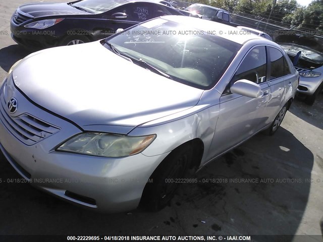 4T1BE46K77U188315 - 2007 TOYOTA CAMRY NEW GENERAT CE/LE/XLE/SE SILVER photo 2