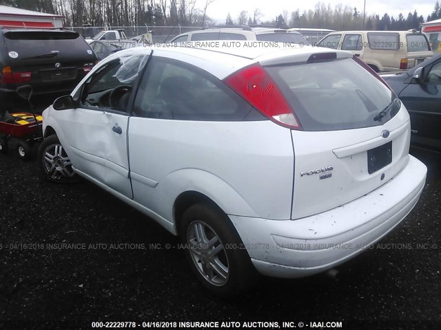 1FAHP31N27W239752 - 2007 FORD FOCUS ZX3/S/SE/SES WHITE photo 3