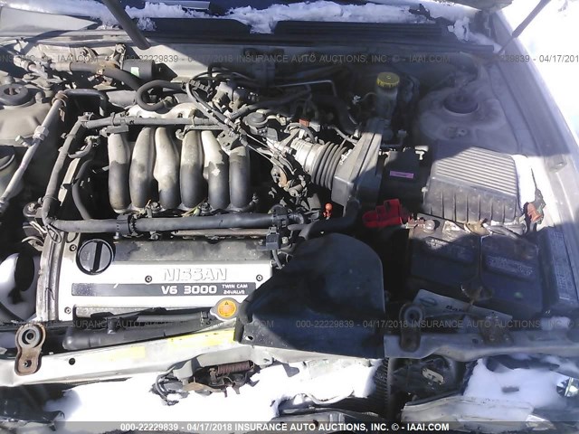 JN1CA21A1WT301660 - 1998 NISSAN MAXIMA GLE/GXE/SE SILVER photo 10