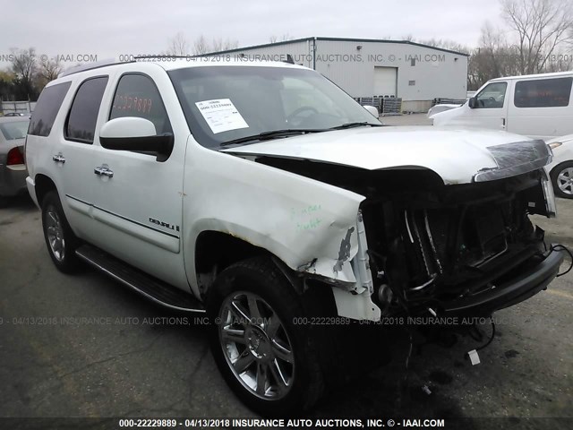 1GKFK63857J241229 - 2007 GMC YUKON DENALI WHITE photo 1