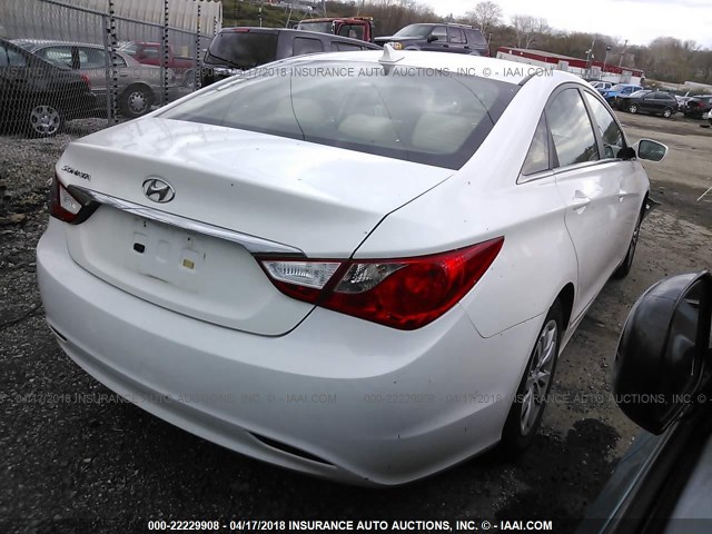 5NPEB4AC5BH233958 - 2011 HYUNDAI SONATA GLS WHITE photo 4