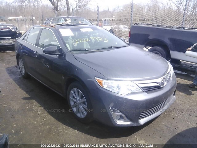 4T4BF1FK9ER404843 - 2014 TOYOTA CAMRY L/SE/LE/XLE 灰色 照片 1