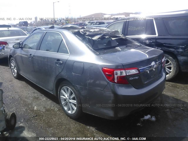 4T4BF1FK9ER404843 - 2014 TOYOTA CAMRY L/SE/LE/XLE 灰色 照片 3