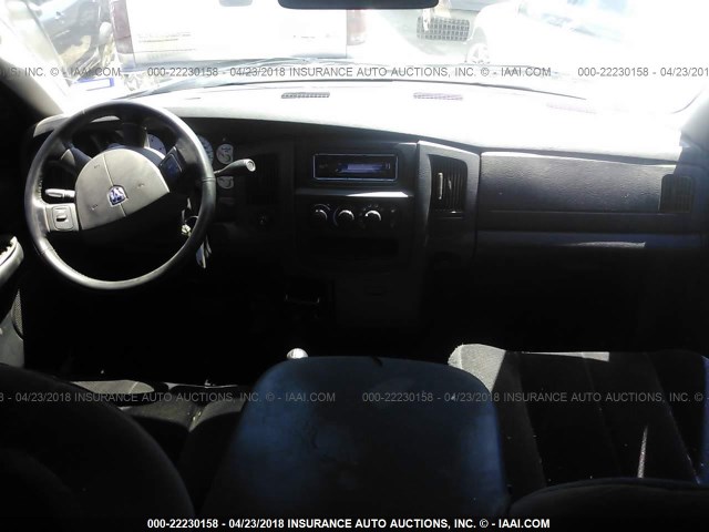 3D7KU28CX4G139857 - 2004 DODGE RAM 2500 ST/SLT 灰色 照片 5