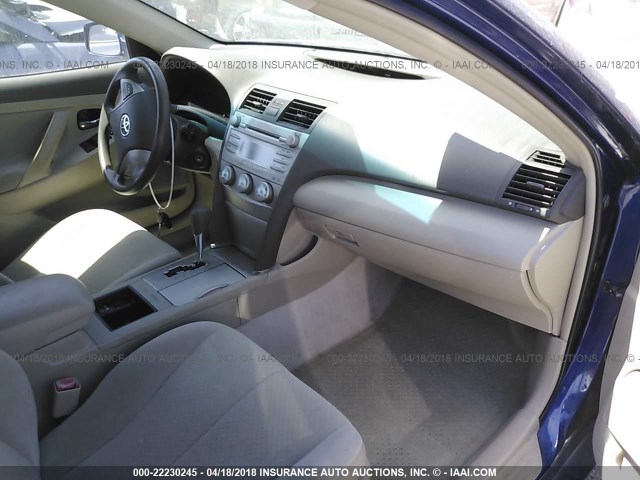 4T1BE46K49U360478 - 2009 TOYOTA CAMRY SE/LE/XLE BLUE photo 5