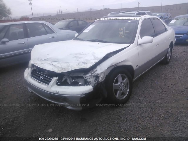 JT2BG22K010574865 - 2001 TOYOTA CAMRY CE/LE/XLE 白色 照片 2