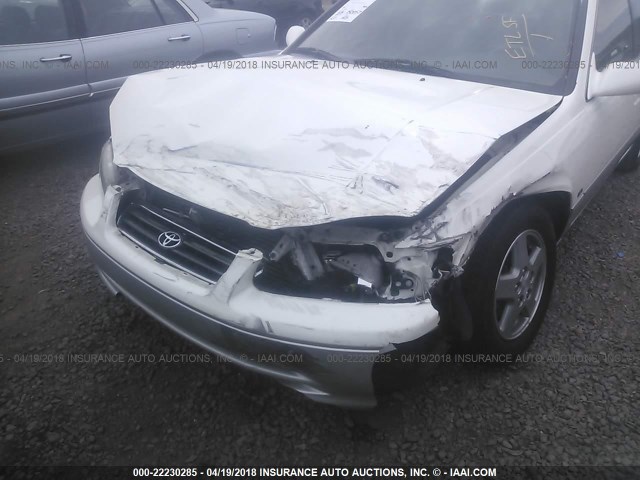 JT2BG22K010574865 - 2001 TOYOTA CAMRY CE/LE/XLE 白色 照片 6