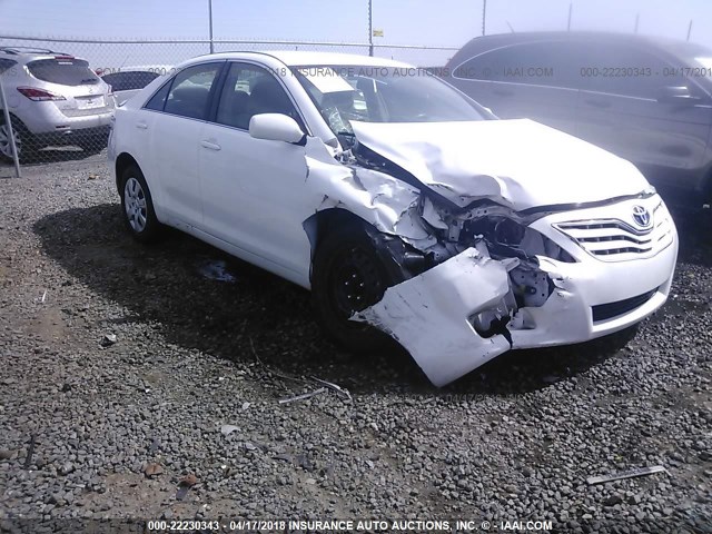 4T1BF3EK1BU761808 - 2011 TOYOTA CAMRY SE/LE/XLE WHITE photo 1