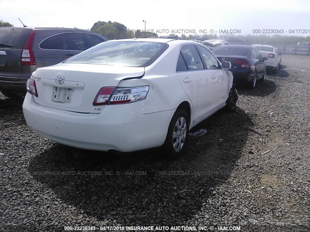 4T1BF3EK1BU761808 - 2011 TOYOTA CAMRY SE/LE/XLE WHITE photo 4