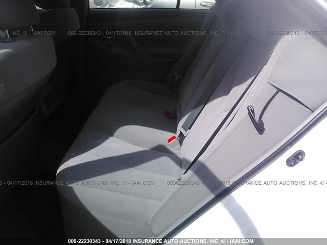 4T1BF3EK1BU761808 - 2011 TOYOTA CAMRY SE/LE/XLE WHITE photo 8