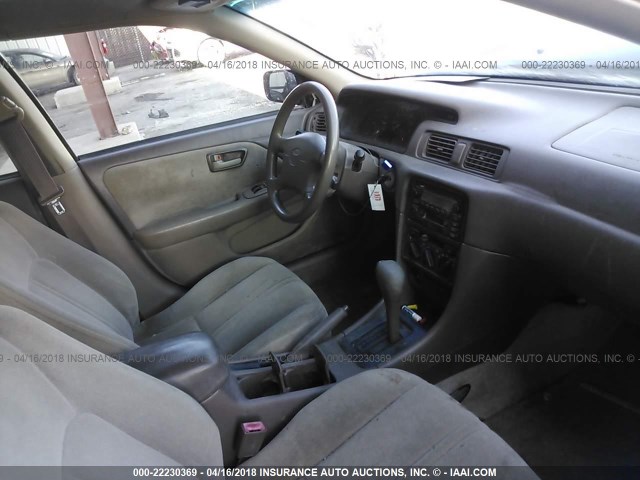 4T1BG28K0XU579771 - 1999 TOYOTA CAMRY CE/LE/XLE 黑色 照片 5