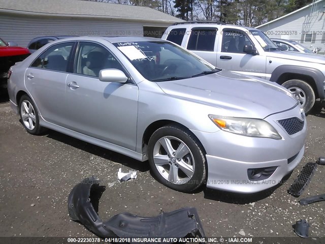 4T1BF3EK5BU131774 - 2011 TOYOTA CAMRY SE/LE/XLE SILVER photo 1