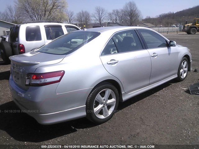 4T1BF3EK5BU131774 - 2011 TOYOTA CAMRY SE/LE/XLE SILVER photo 4