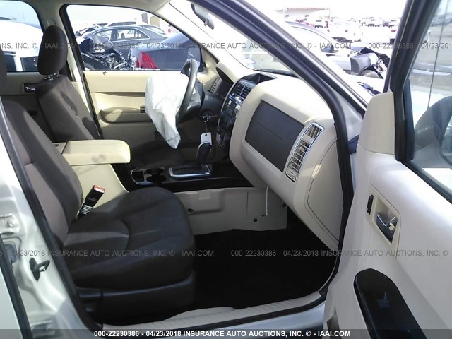 4F2CZ02Z28KM08739 - 2008 MAZDA TRIBUTE I BEIGE photo 5