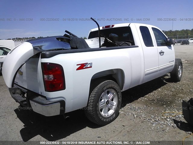 1GCRCSE00BZ256625 - 2011 CHEVROLET SILVERADO C1500 LT WHITE photo 4