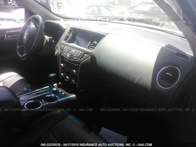 5N1AR2MN8GC618795 - 2016 NISSAN PATHFINDER S/SV/SL/PLATINUM 灰色 照片 5