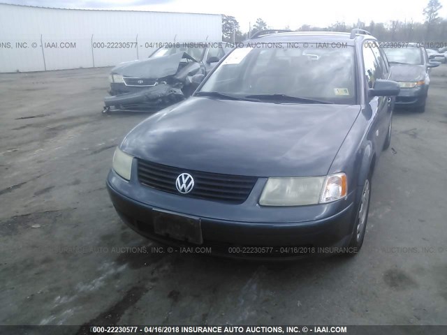 WVWHC63B01E007996 - 2001 VOLKSWAGEN PASSAT GLS BLUE photo 6