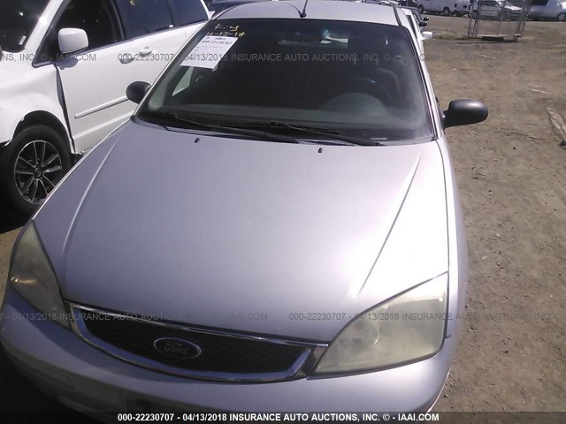 3FAFP31N65R148751 - 2005 FORD FOCUS ZX3 SILVER photo 6