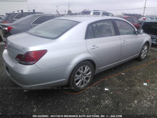 4T1BK36BX8U275033 - 2008 TOYOTA AVALON XL/XLS/TOURING/LIMITED SILVER photo 4